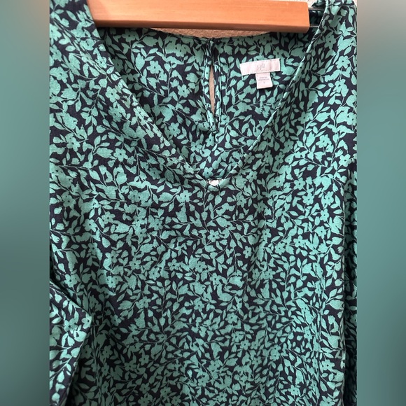 J.Jill Rayon Blend V Neck 3/4 Sleeve Black/ Green Floral Blouse Size Large - Picture 2 of 6